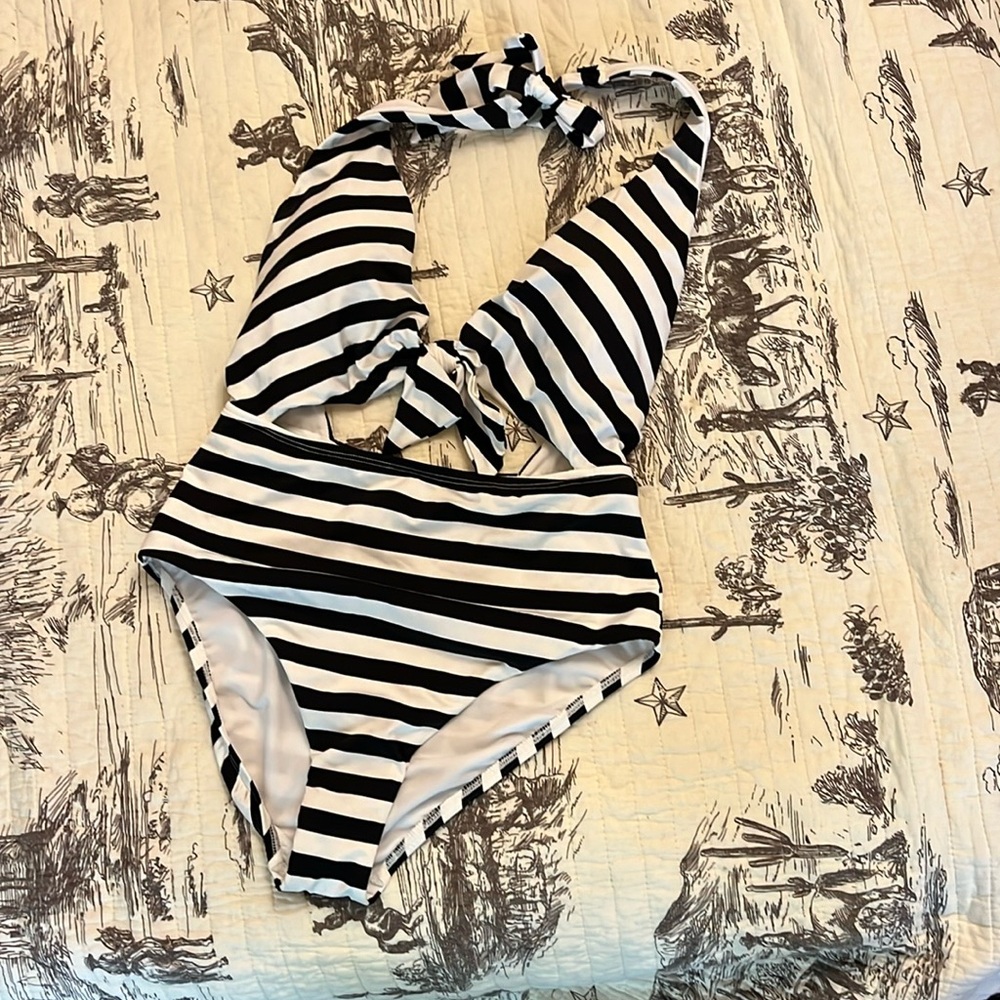 Black and white Swim